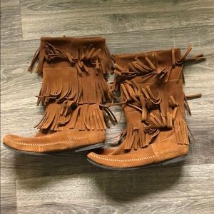 Minnetonka fringe boots